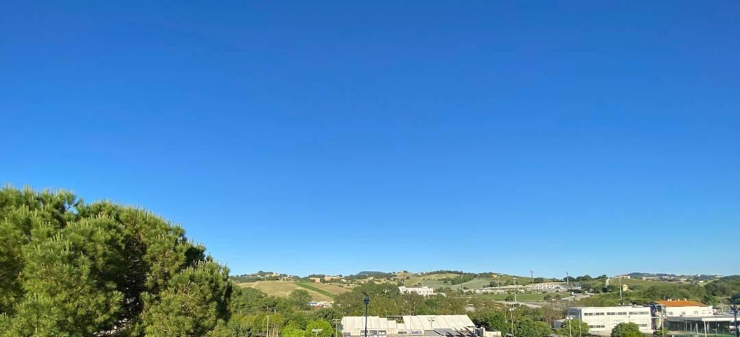 appartamento in vendita ad Ancona in zona Varano