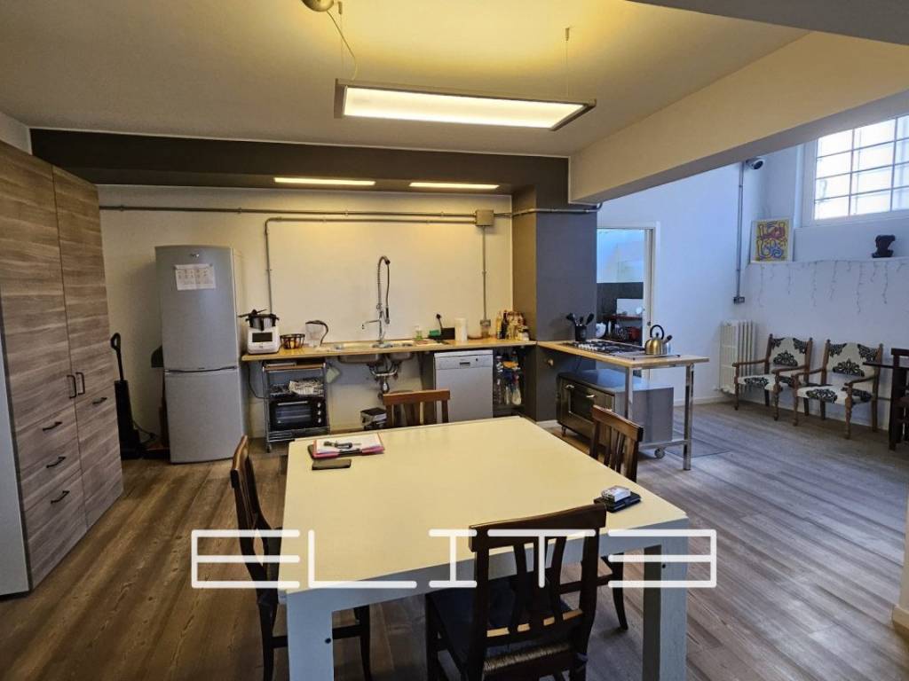 appartamento in vendita ad Ancona in zona Vallemiano