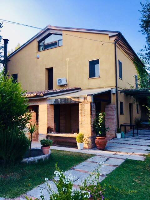 casa indipendente in vendita ad Ancona in zona Piano San Lazzaro