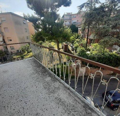 appartamento in vendita ad Ancona in zona Montirozzo