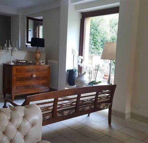 casa indipendente in vendita ad Ancona in zona Varano