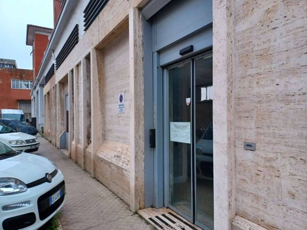 negozio in vendita ad Ancona in zona Tavernelle
