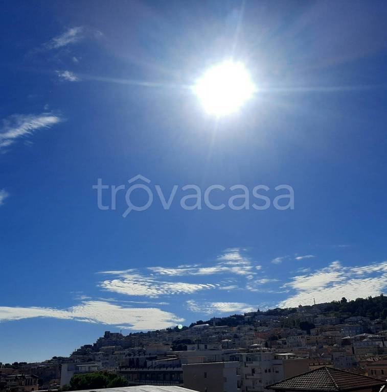appartamento in vendita ad Ancona in zona Adriatico