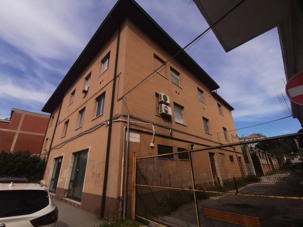 intera palazzina in vendita ad Ancona in zona Tavernelle