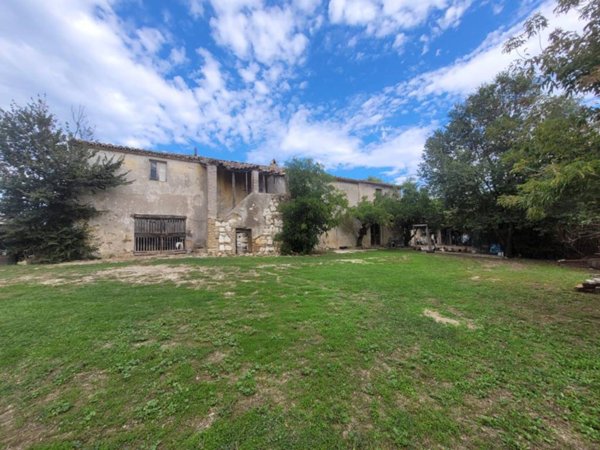 casa indipendente in vendita ad Ancona in zona Piano San Lazzaro