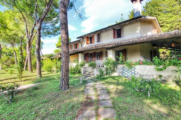 casa indipendente in vendita ad Ancona in zona Pietra La Croce