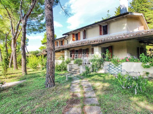 casa indipendente in vendita ad Ancona in zona Piano San Lazzaro