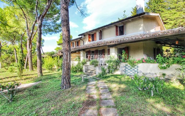 casa indipendente in vendita ad Ancona in zona Pietra La Croce