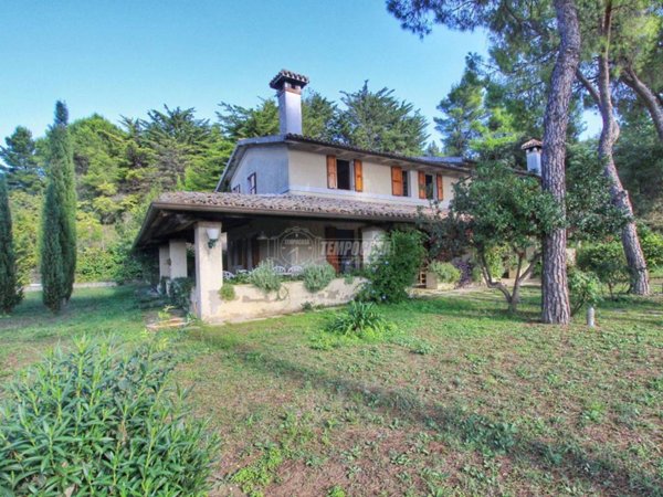 casa indipendente in vendita ad Ancona in zona Varano