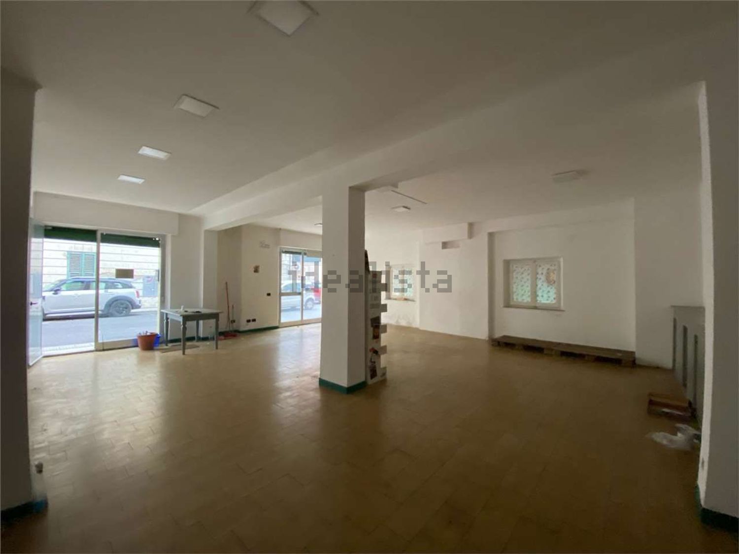 negozio in vendita ad Ancona in zona Piano San Lazzaro