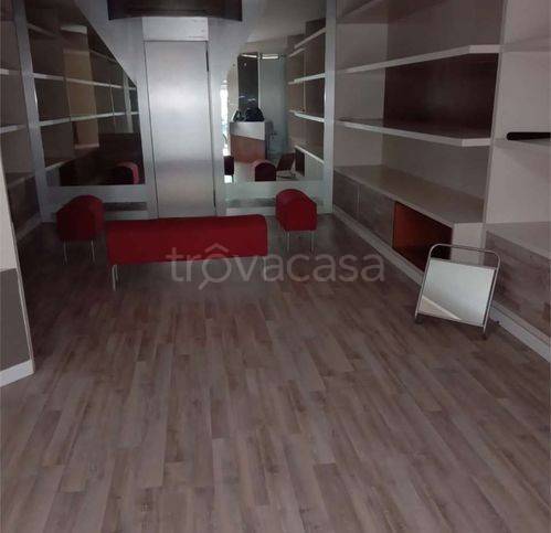 negozio in vendita ad Ancona in zona Piano San Lazzaro