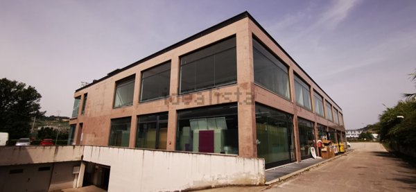 locale commerciale in vendita ad Ancona in zona Baraccola