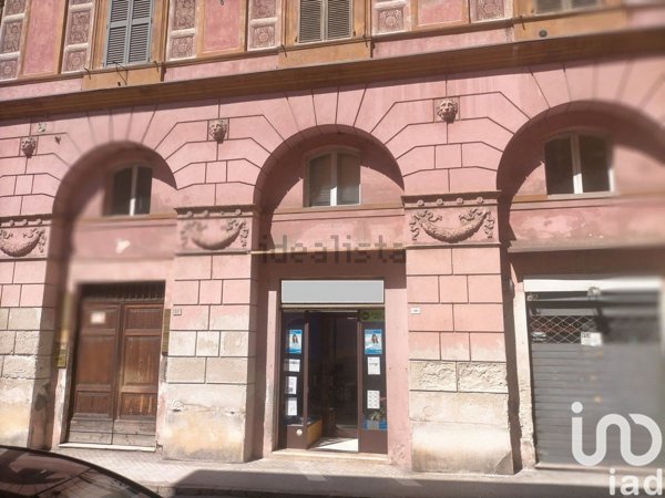 locale commerciale in vendita ad Ancona in zona Centro Storico