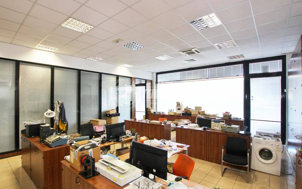 negozio in vendita ad Ancona in zona Brecce Bianche
