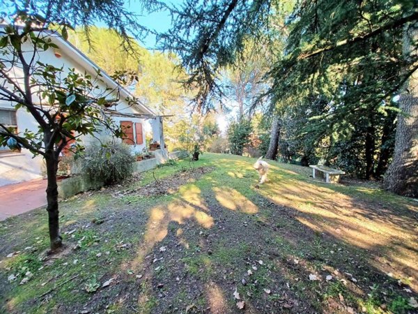 casa indipendente in vendita ad Ancona in zona Sappanico