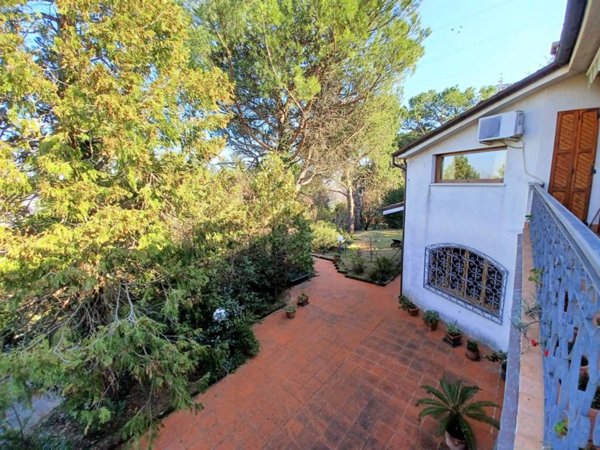 casa indipendente in vendita ad Ancona in zona Piano San Lazzaro