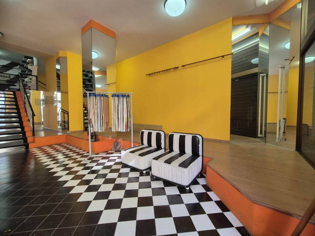 negozio in vendita ad Ancona in zona Piano San Lazzaro
