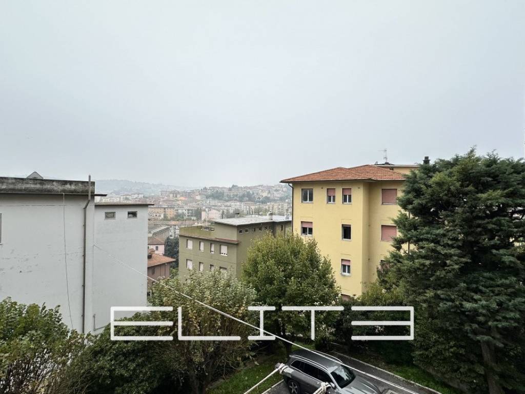 appartamento in vendita ad Ancona in zona Piano San Lazzaro