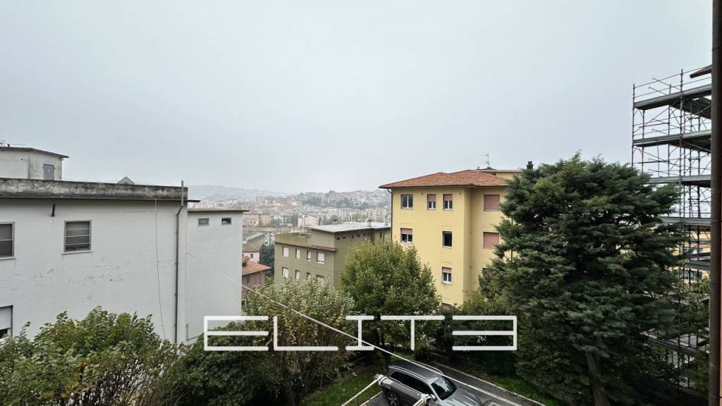 appartamento in vendita ad Ancona in zona Piano San Lazzaro