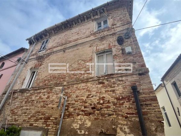 casa indipendente in vendita ad Ancona in zona Montesicuro