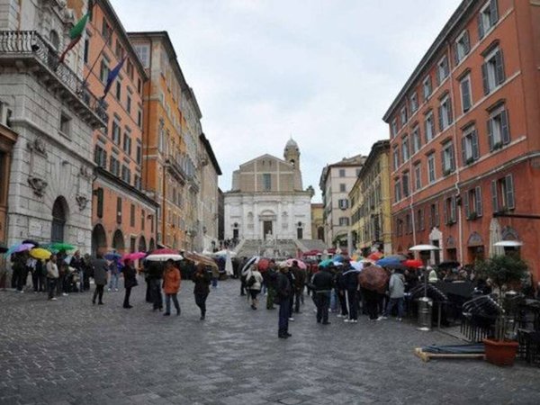 appartamento in vendita ad Ancona in zona Vallemiano