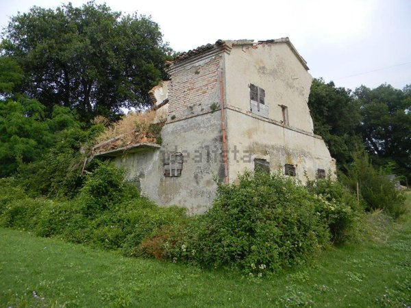 quadrivano in vendita ad Ancona in zona Candia