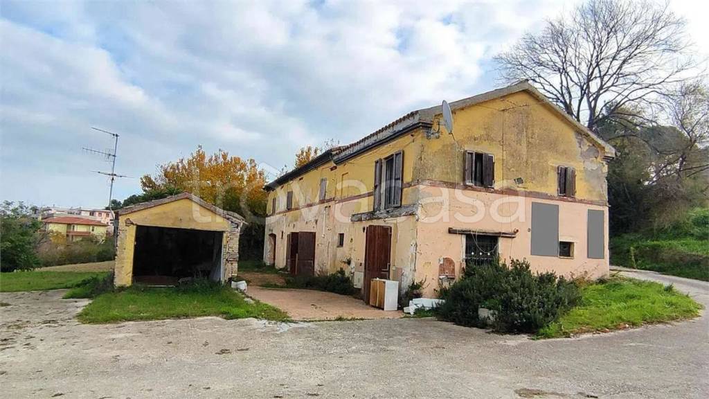 casa indipendente in vendita ad Ancona in zona Palombare