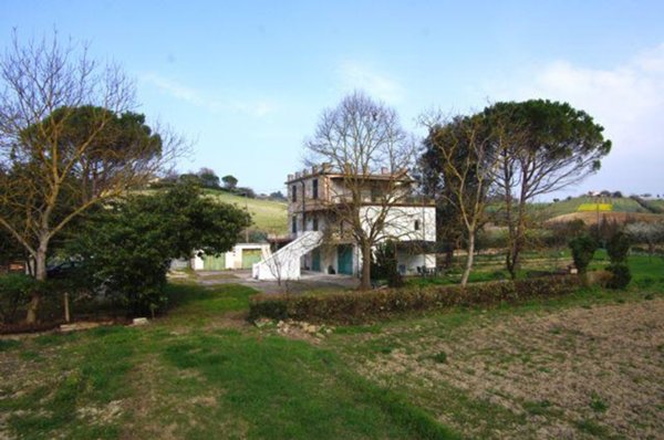 casa indipendente in vendita ad Ancona in zona Posatora