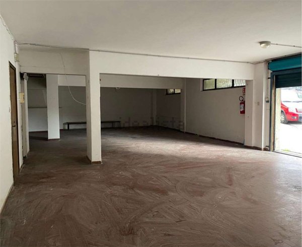locale di sgombero in vendita ad Ancona in zona Montirozzo