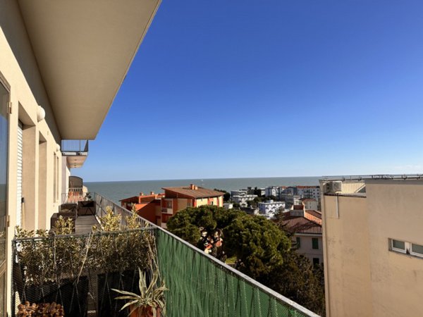 appartamento in vendita ad Ancona in zona Adriatico