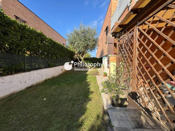 casa indipendente in vendita ad Ancona in zona Gallignano