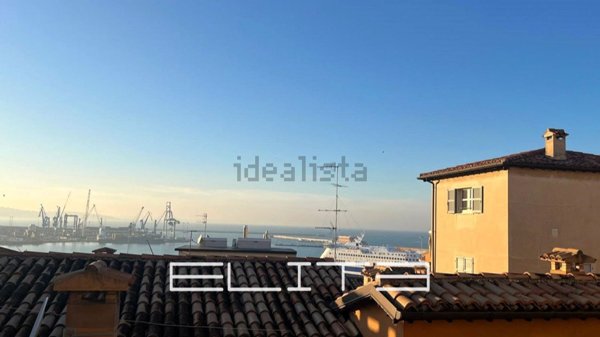 appartamento in vendita ad Ancona in zona Centro Storico