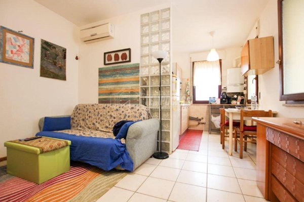 appartamento in vendita ad Ancona in zona Candia