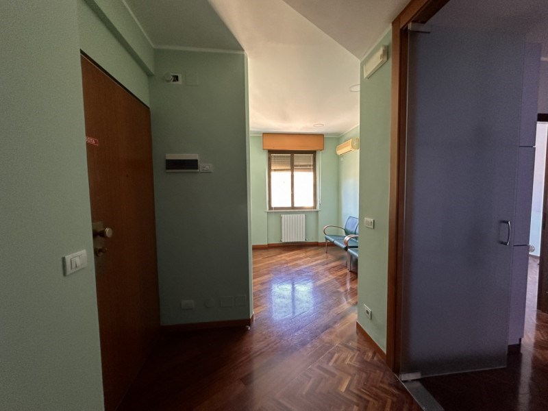ufficio in vendita ad Ancona in zona Centro Storico