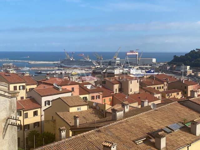 appartamento in vendita ad Ancona in zona Adriatico