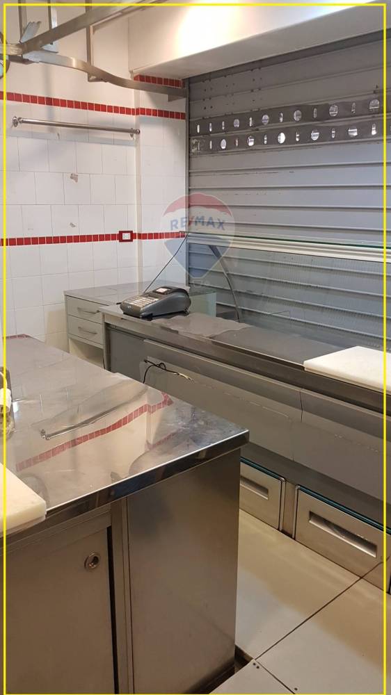 negozio in vendita ad Ancona in zona Piano San Lazzaro