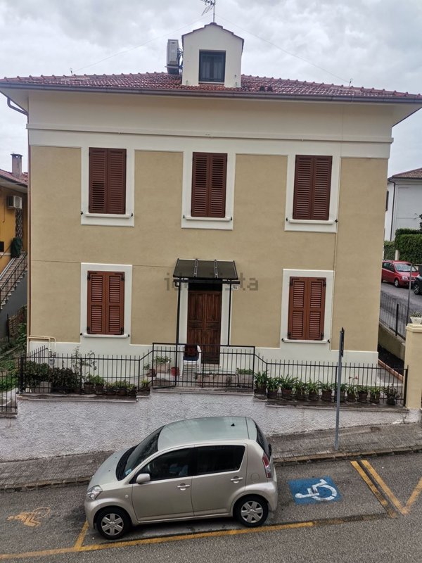 appartamento in vendita ad Ancona in zona Scrima