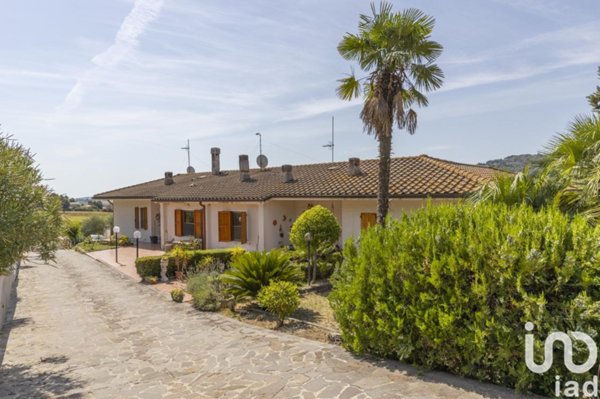 casa indipendente in vendita ad Ancona in zona Gallignano