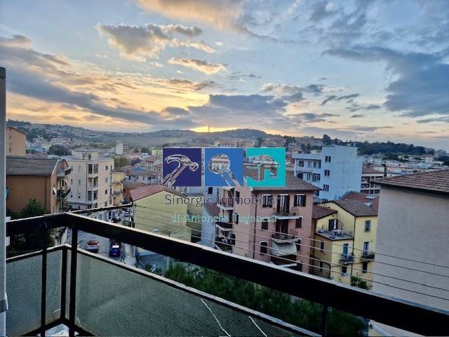 appartamento in vendita ad Ancona in zona Tavernelle