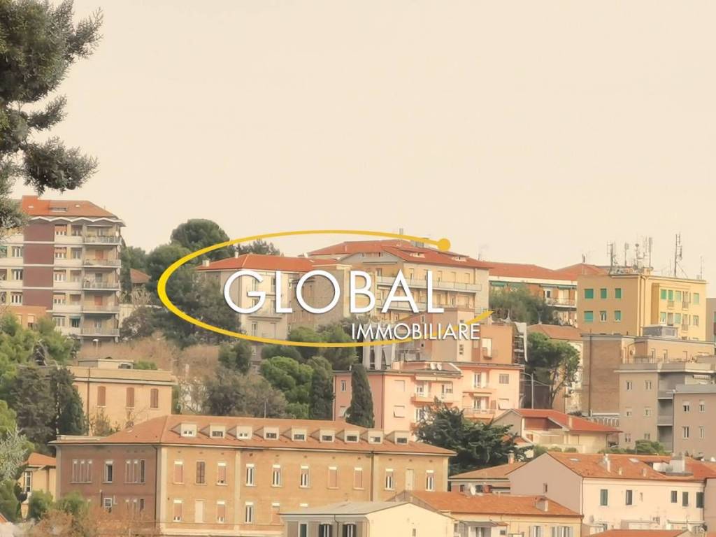 appartamento in vendita ad Ancona in zona Adriatico