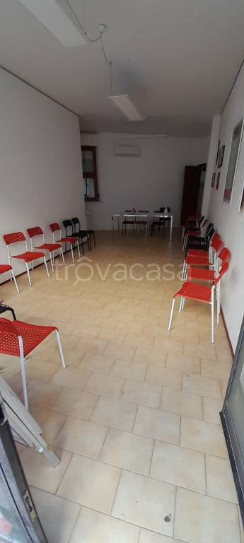 ufficio in vendita ad Ancona in zona Piano San Lazzaro