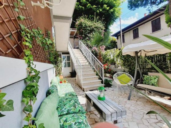 casa indipendente in vendita ad Ancona in zona Piano San Lazzaro
