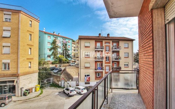 appartamento in vendita ad Ancona in zona Montirozzo