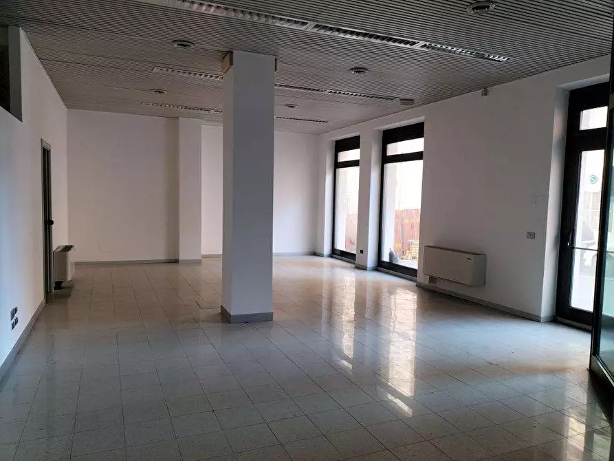 ufficio in vendita ad Ancona in zona Centro Storico