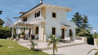casa indipendente in vendita ad Ancona in zona Candia