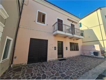 casa indipendente in vendita ad Ancona in zona Piano San Lazzaro