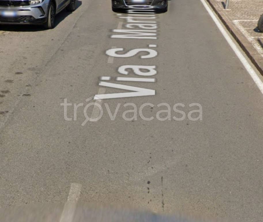 locale commerciale in vendita ad Ancona