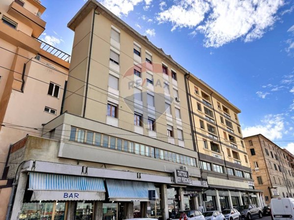 ufficio in vendita ad Ancona in zona Centro Storico