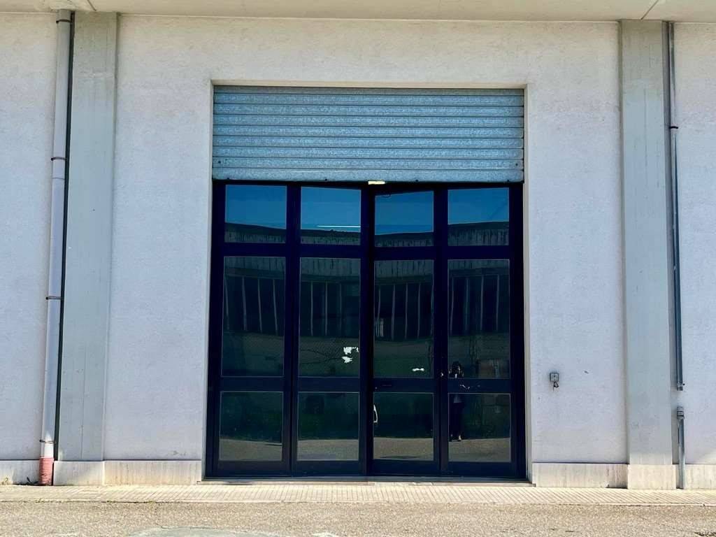 locale commerciale in vendita ad Ancona in zona Baraccola