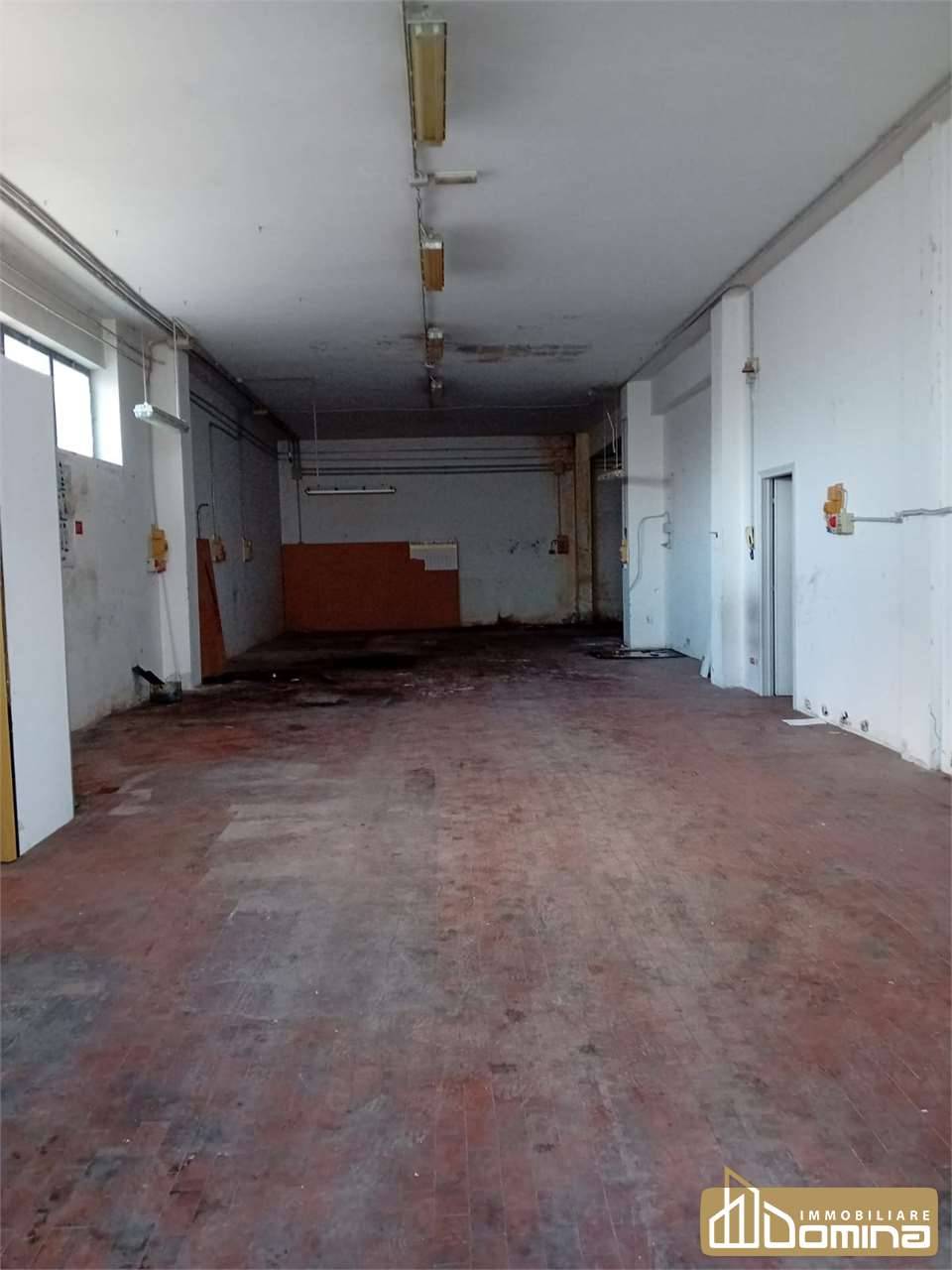ufficio in vendita ad Ancona in zona Piano San Lazzaro